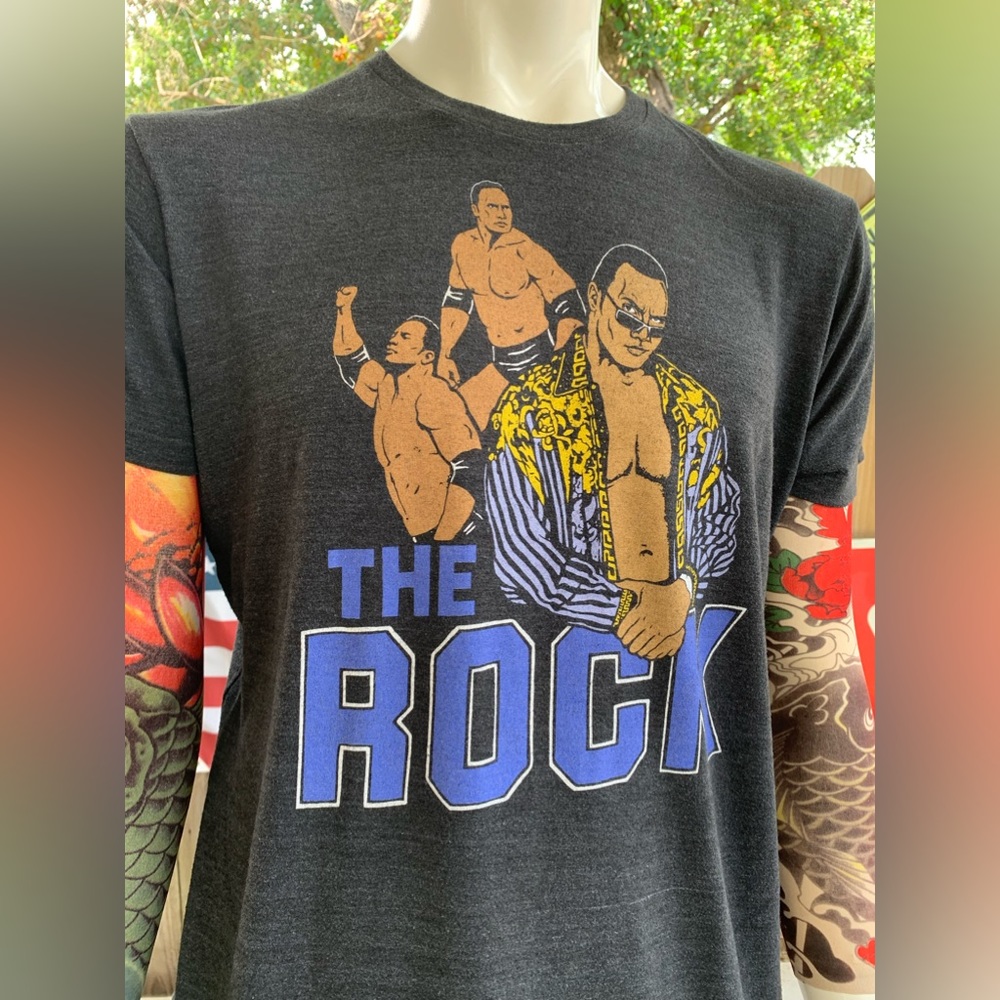 Vintage The Rock wrestler and actor T-shirt Size L
